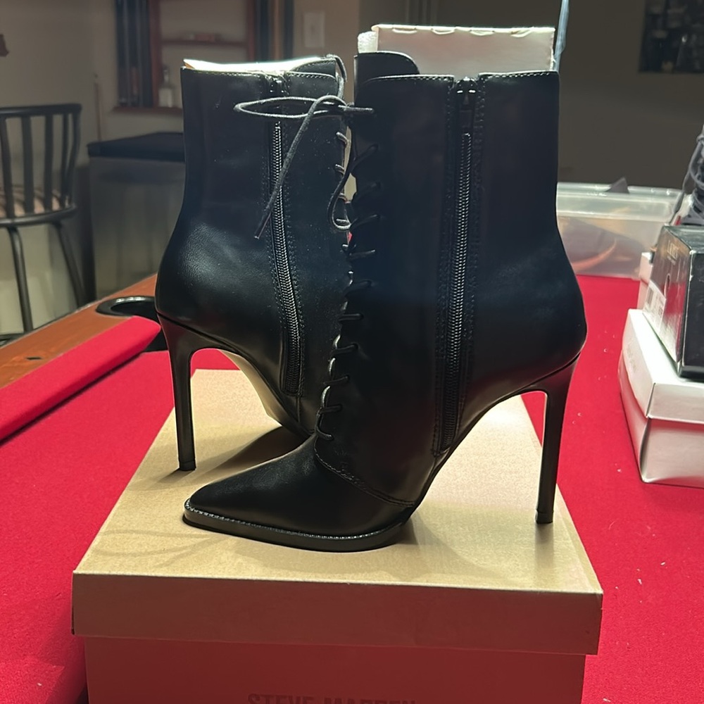 Steve Madden Black Lace-Up Heeled Boots - Picture 5 of 6